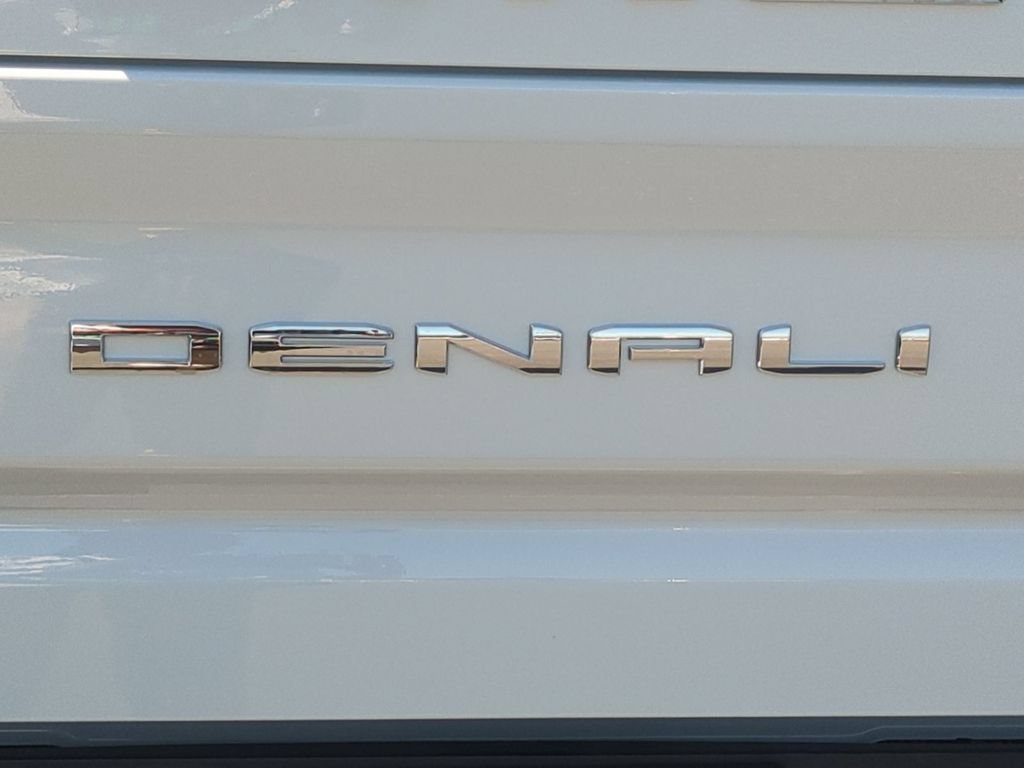 New 2026 Glacier White Tricoat GMC Denali Ultimate image 10