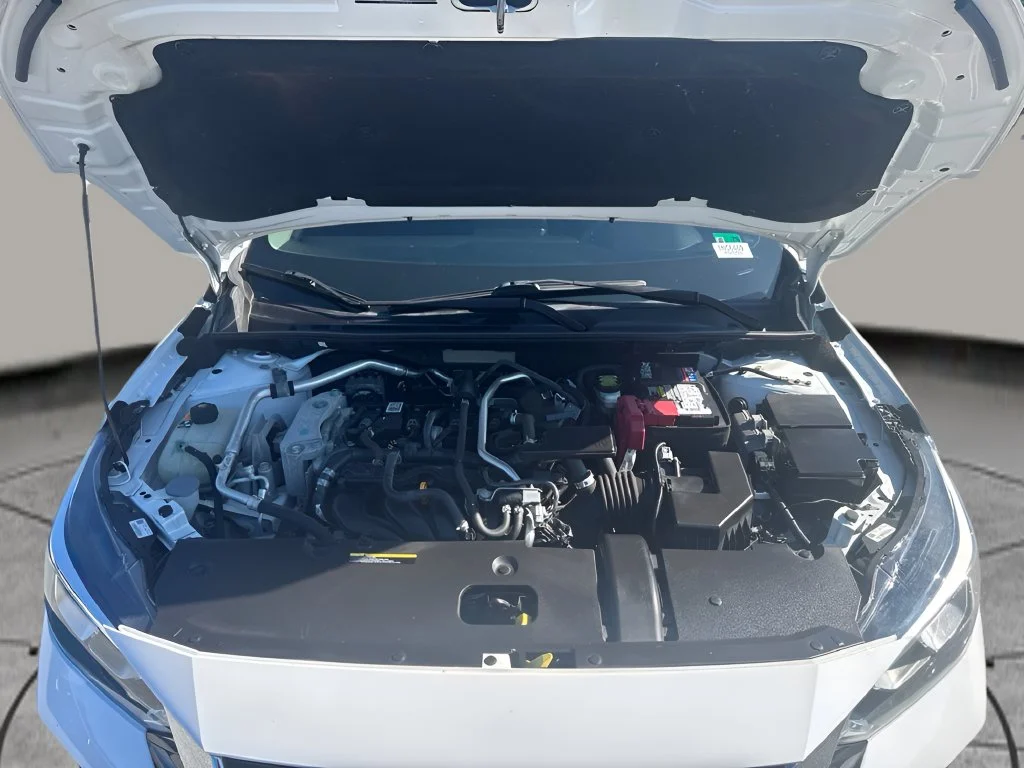 Used 2021 White Nissan S image 27