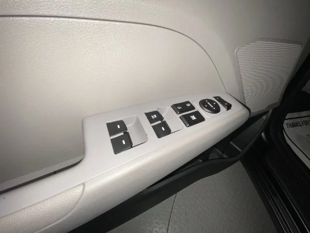 Used 2020 Gray Hyundai SE image 13