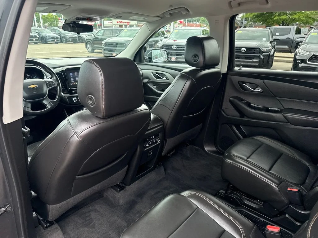 Used 2020 Gray Chevrolet 3LT image 37