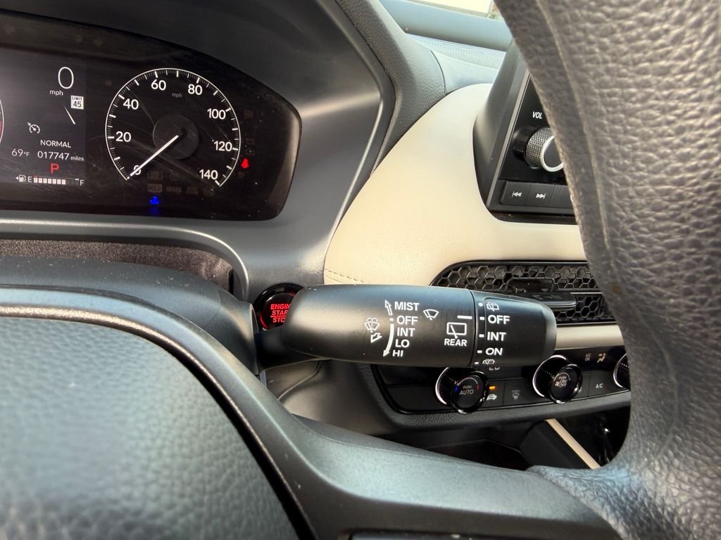 Used 2025 Gray Honda LX image 23