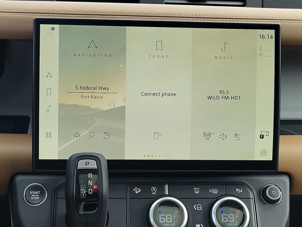New 2026 Woolstone Green Land Rover X-Dynamic SE image 19