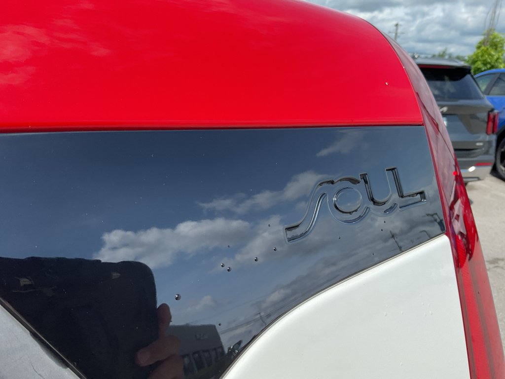 Used 2020 Clear White/Red Roof Kia GT-Line image 14