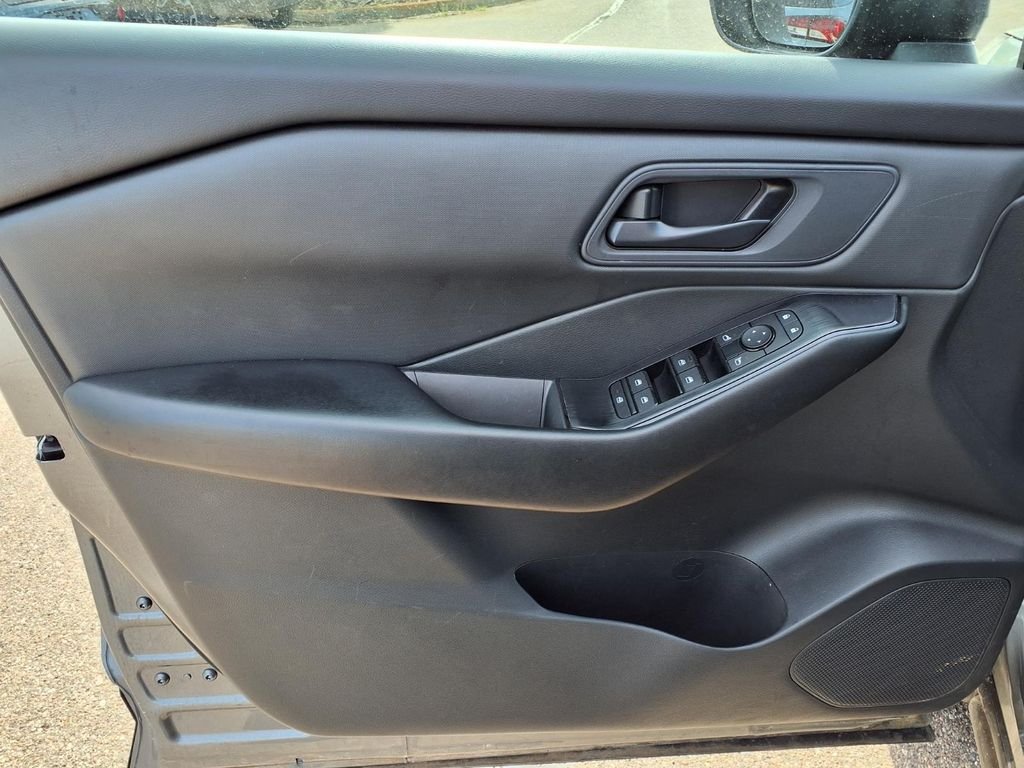 Used 2024 Gray Nissan S image 19