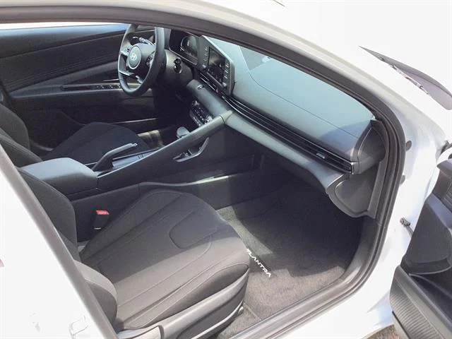 New 2026 Serenity White Pearl Hyundai SEL Sport image 6