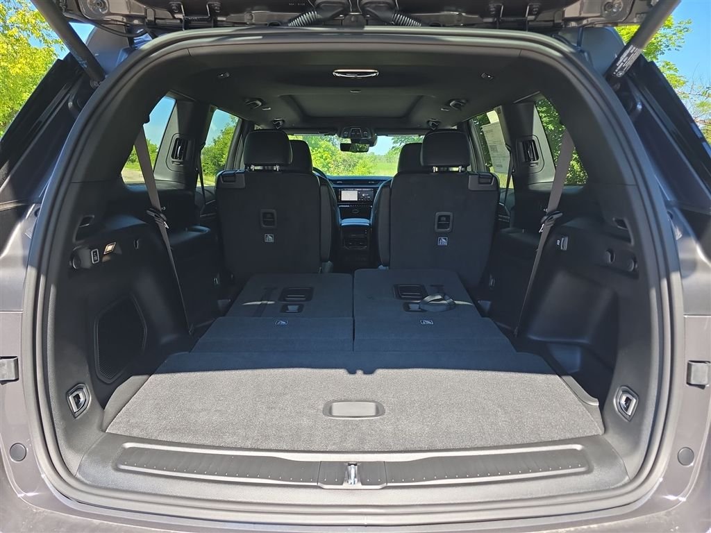 New 2026 Baltic Gray Metallic Clear-Coat Exterior Paint Jeep Limited Reserve image 13