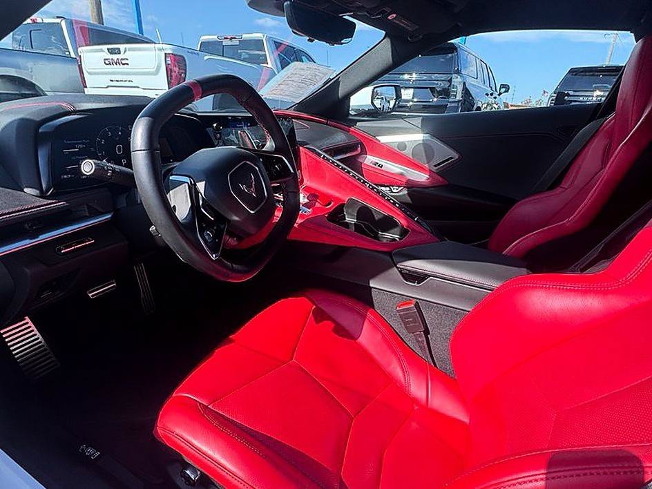 Used 2022 White Chevrolet Stingray image 8