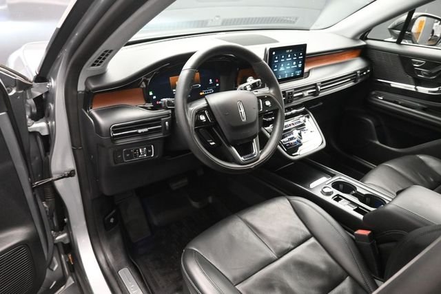 Used 2022 Silver Lincoln Reserve image 9