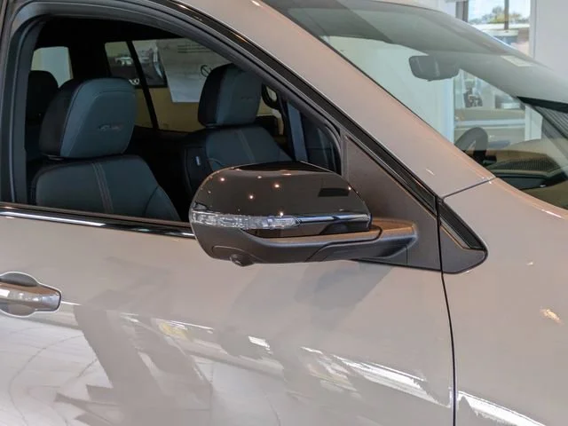 2026 GMC Acadia AT4 - Photo 11