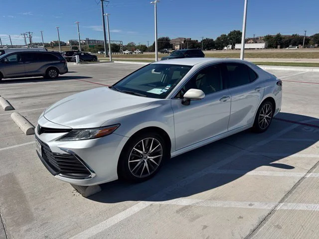 Used 2022 Beige Toyota XLE image 1