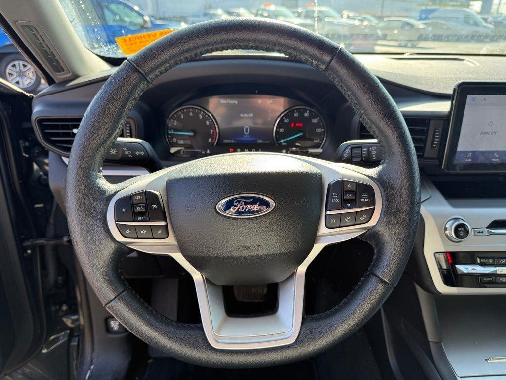 Used 2022 Blue Metallic Ford XLT image 7