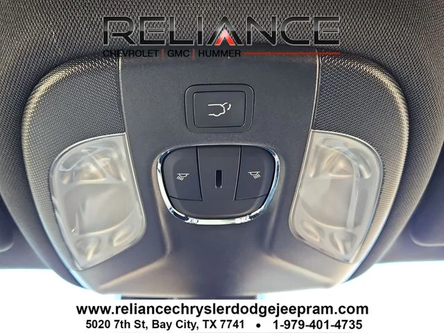 New 2026 Bright White Clear-Coat Exterior Paint Jeep Latitude image 28