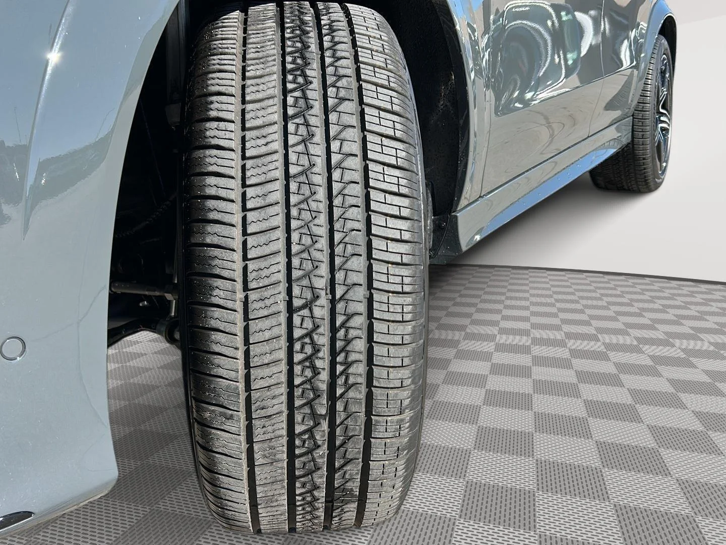 New 2026 MANUFAKTUR Silicon Grey Mercedes-Benz GLE 350 image 10