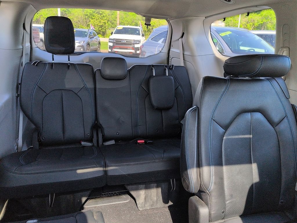 Used 2021 Gray Chrysler Touring L image 8