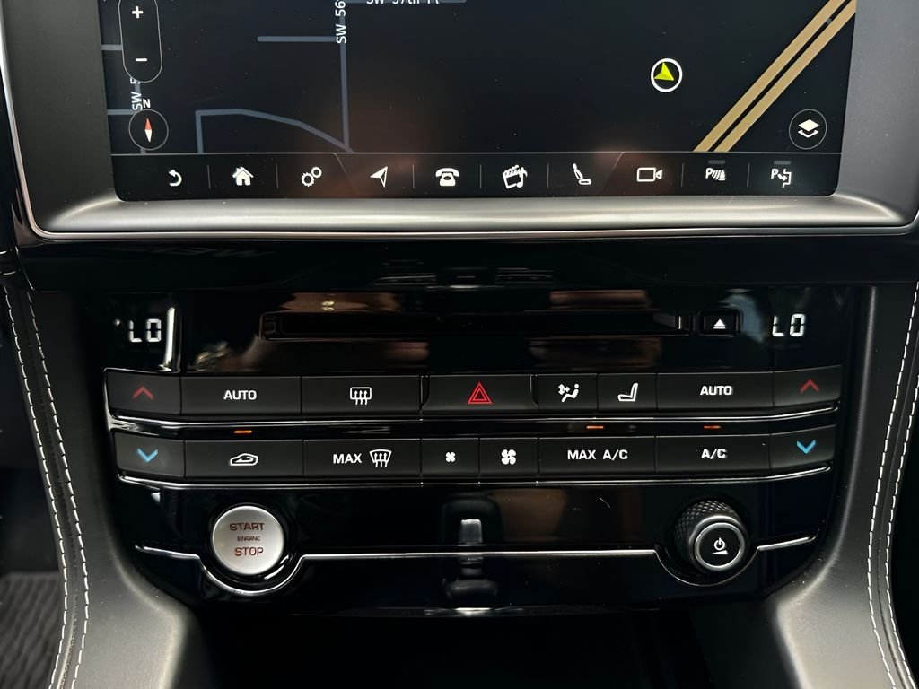 Used 2020 Blue Jaguar SVR image 19