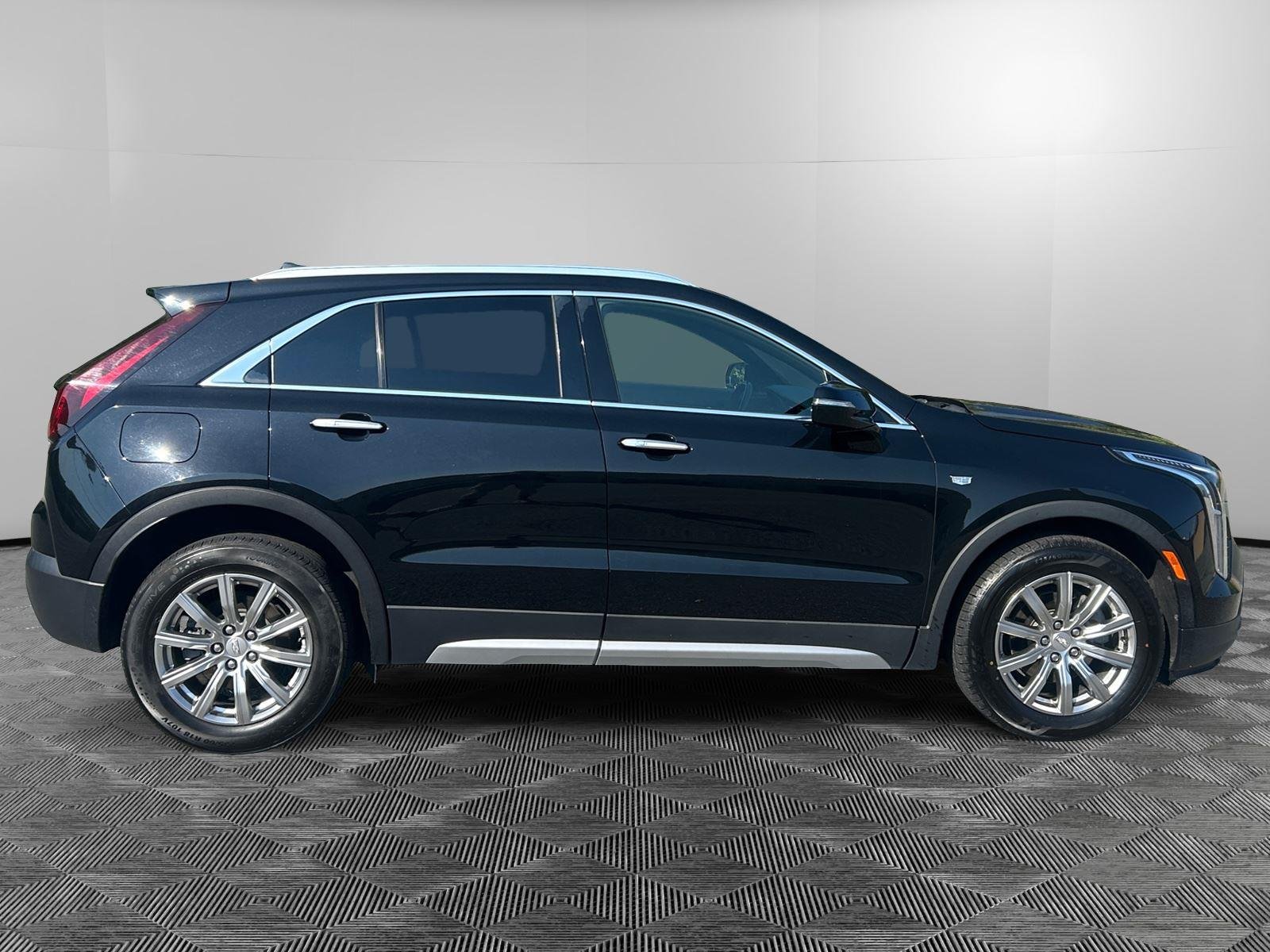 Used 2022 Stellar Black Metallic Cadillac FWD Premium Luxury image 6