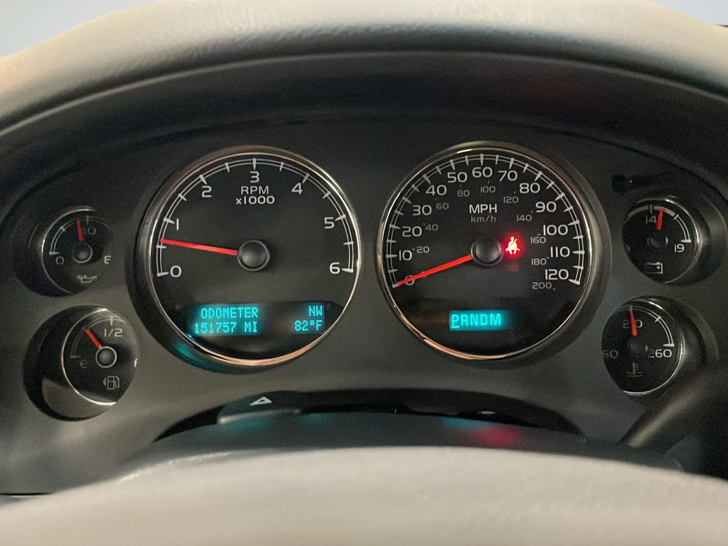 Used 2011 White GMC SLT image 23