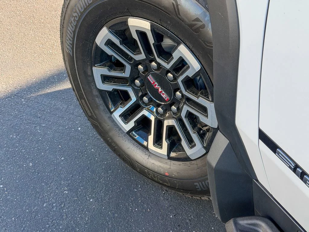 New 2026 Summit White GMC Elevation Extended Range image 11