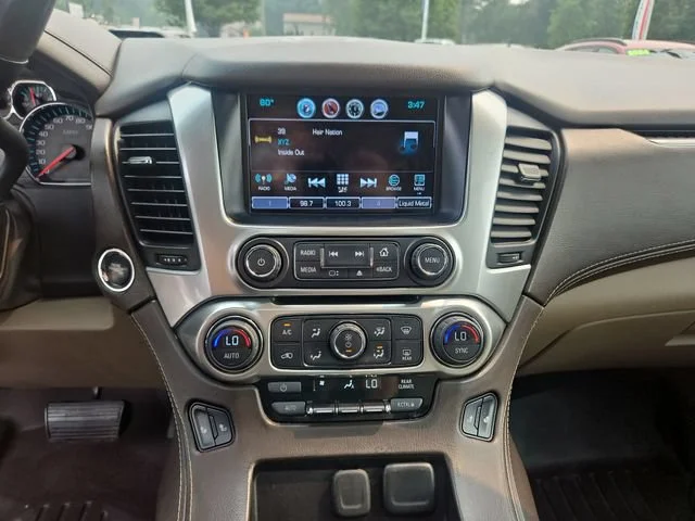 Used 2016 IRIDESCENT PEARL TRICOAT Chevrolet LT image 19