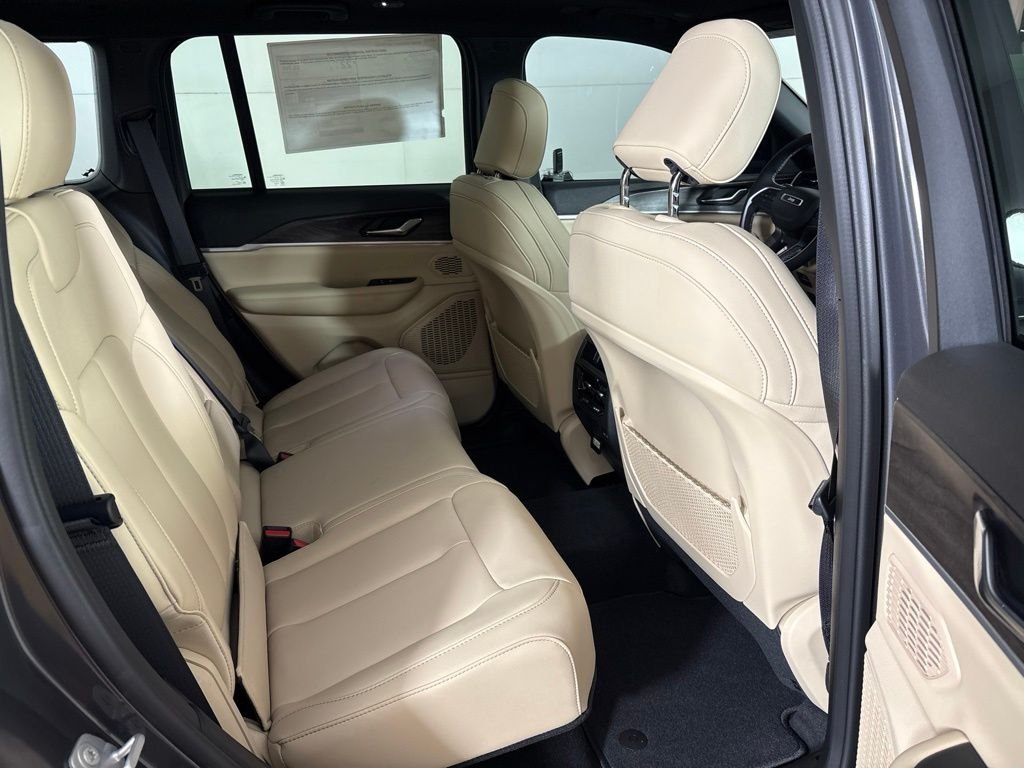 New 2026 Baltic Gray Metallic Clearcoat Jeep Limited image 19