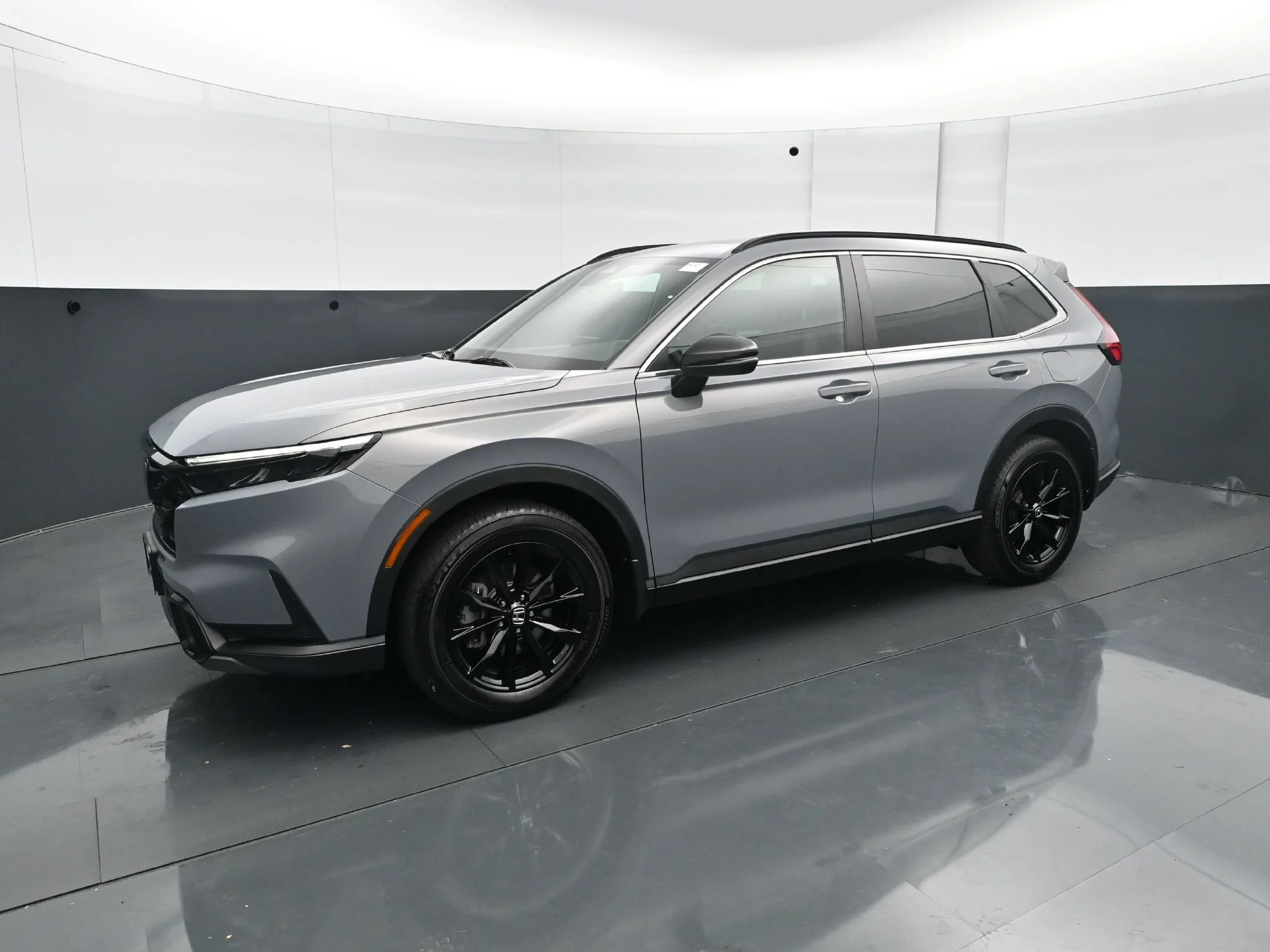 Used 2024  Honda 5D WAGON HYBRID SPORT-L AWD image 2