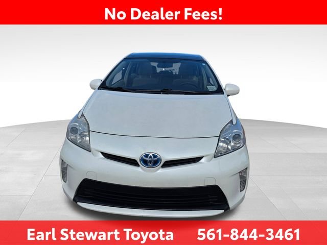 Used 2013 White Toyota Three image 3
