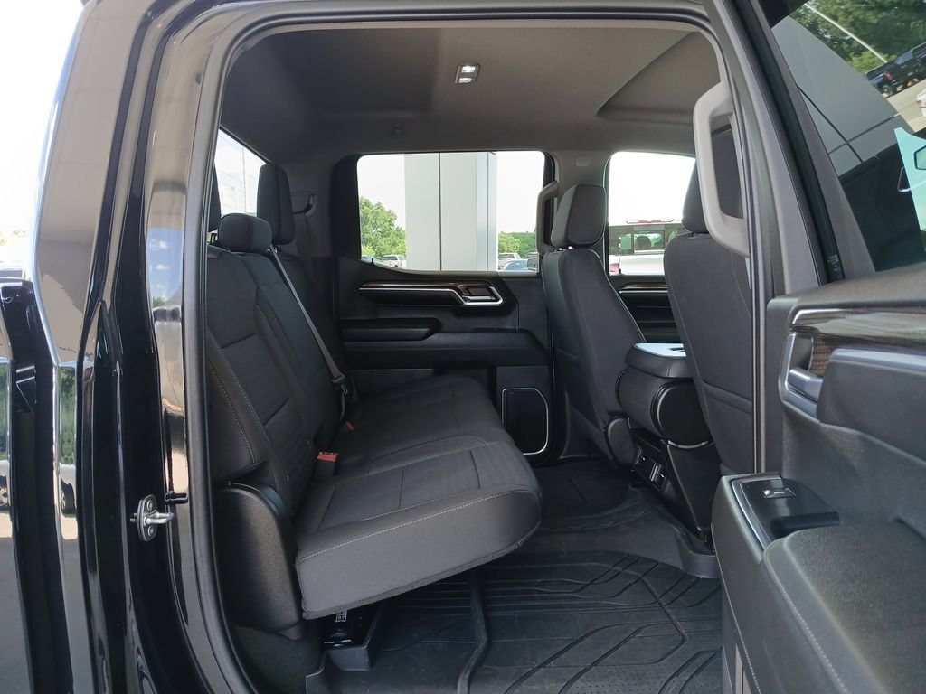 Used 2022 Black Chevrolet LT image 28
