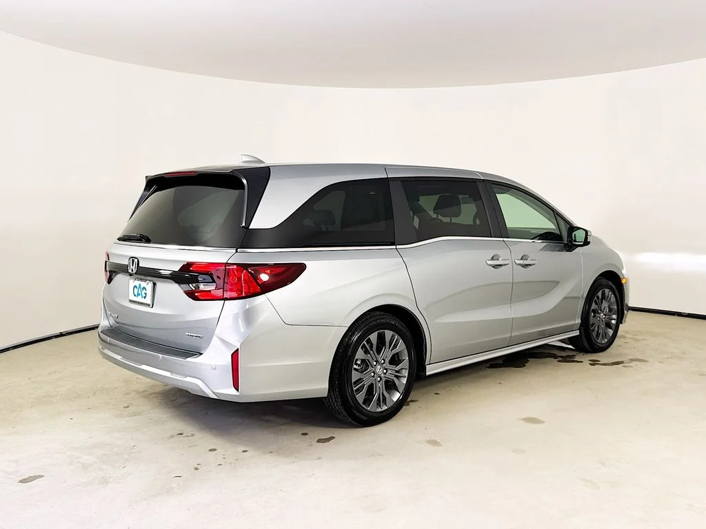Certified Used 2026 Silver Honda Touring image 8