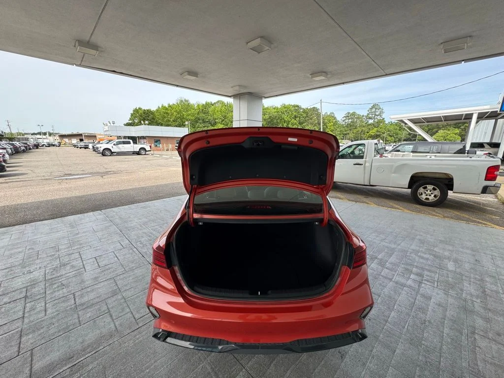 Used 2022 Red Kia GT-Line image 8