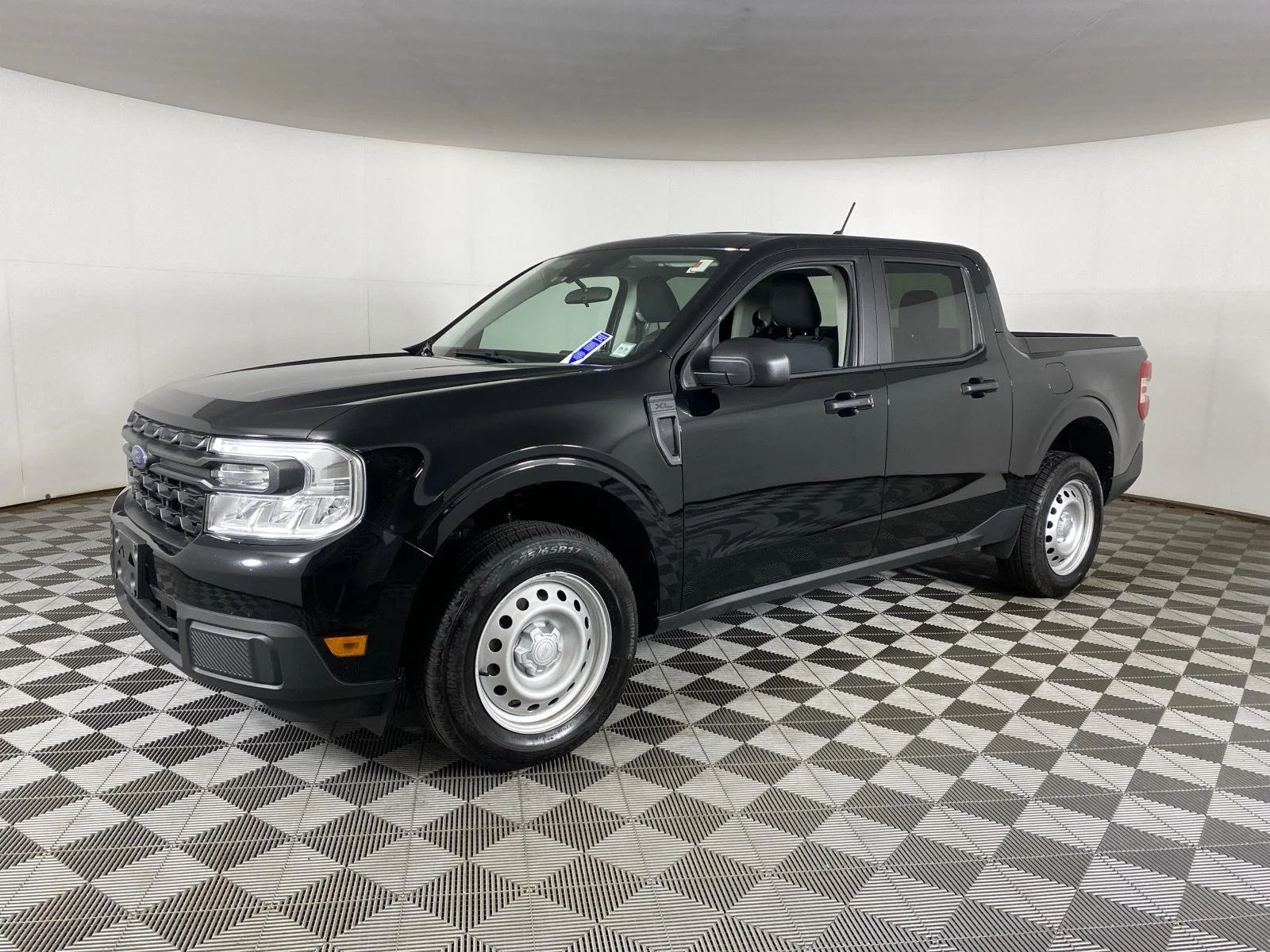 Used 2024 Shadow Black Ford XL image 12