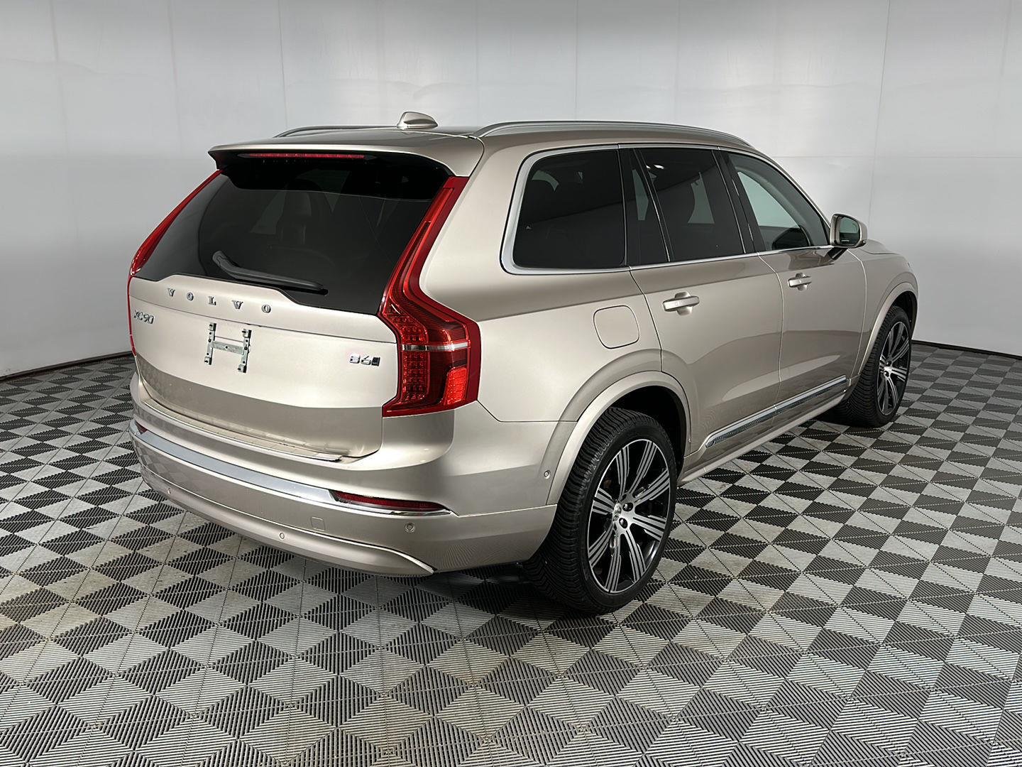 Used 2023 Bright Dusk Metallic Volvo Ultimate image 9
