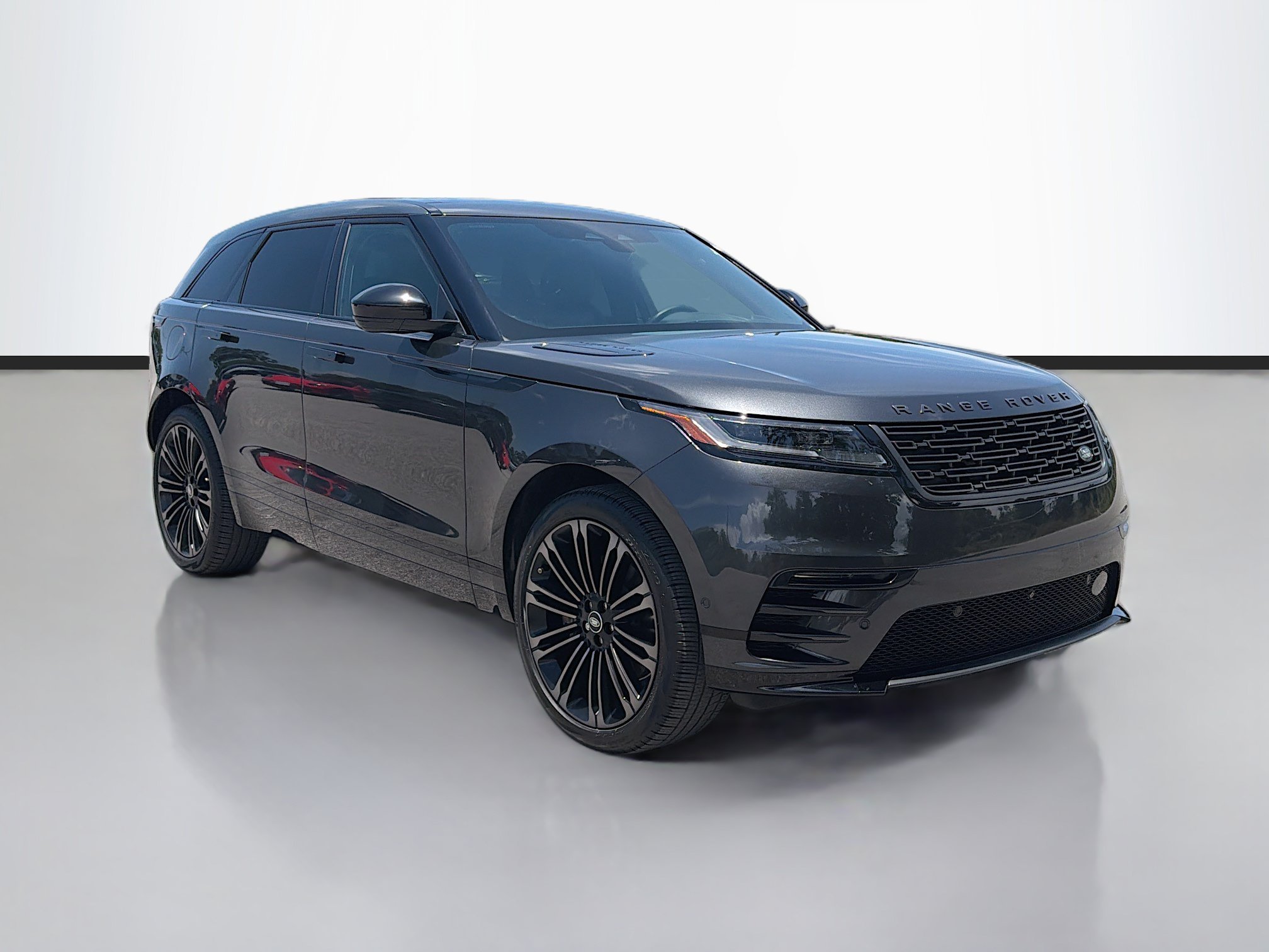 Certified Used 2026 Carpathian Grey Premium Metallic Land Rover Dynamic SE image 7