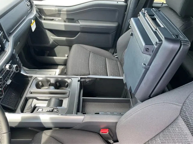 2025 Ford F-150 XLT - Photo 35