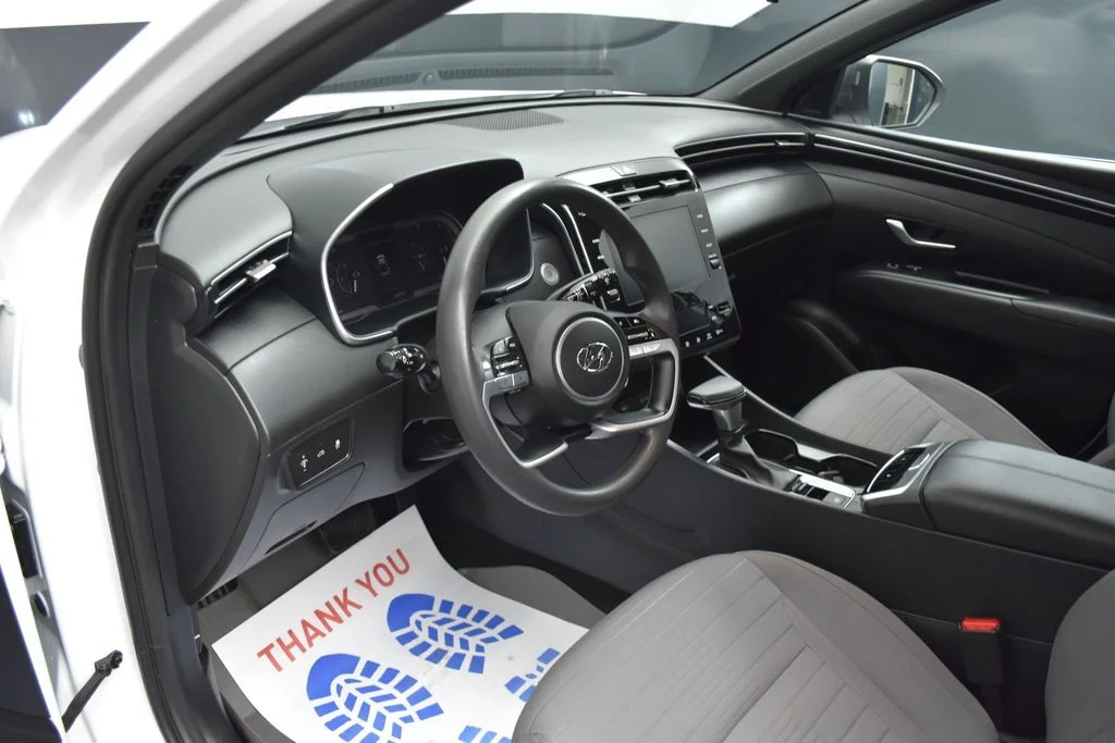 Used 2024 White Hyundai SEL image 18