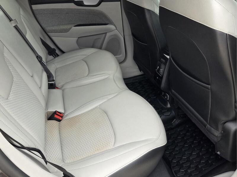 Used 2022 Crystal Metallic JEEP LATITUDE 4X4 image 17