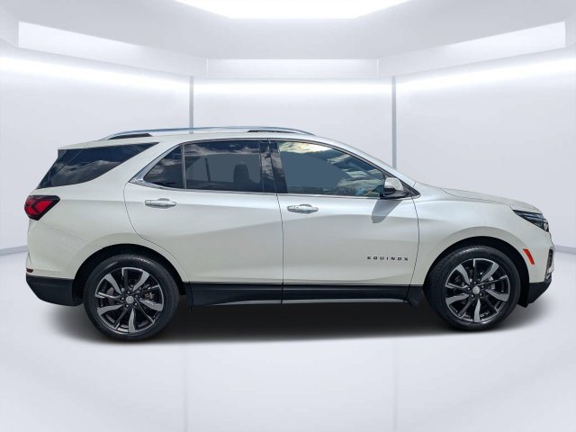 Used 2022 Pearl Chevrolet Premier image 2