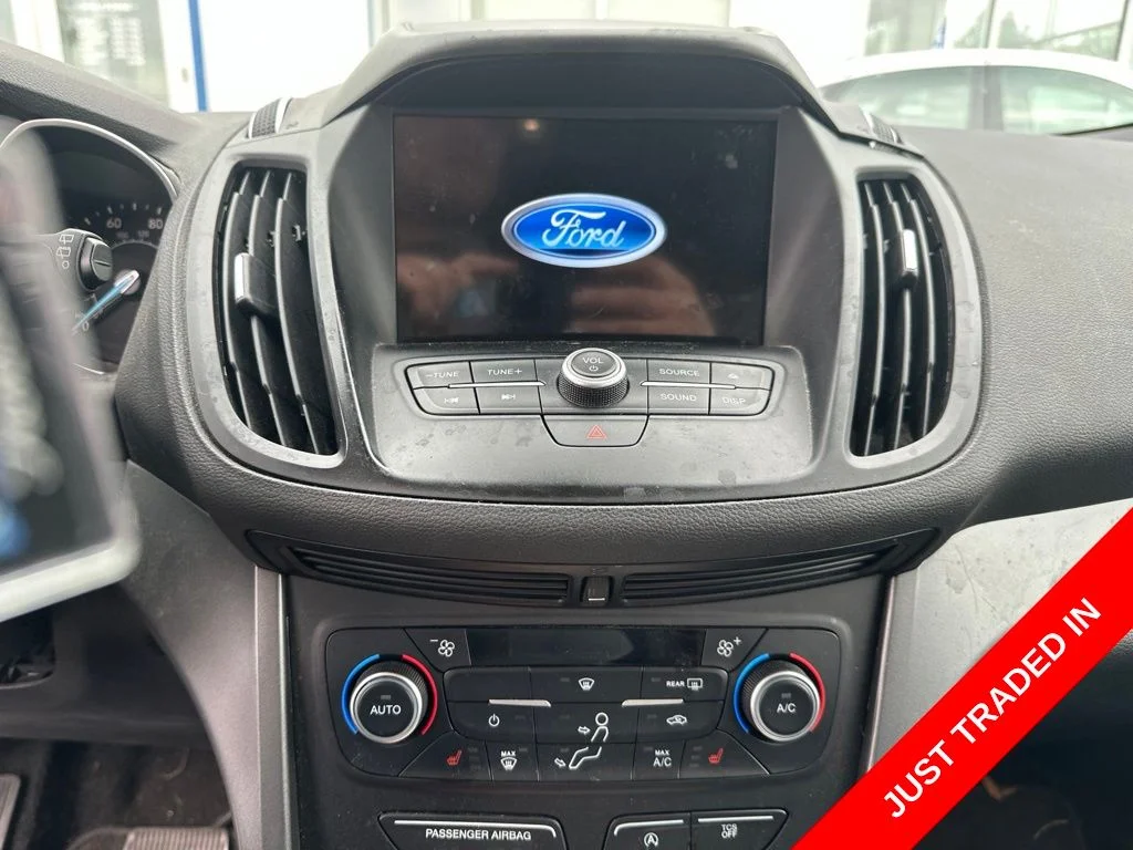 Used 2018 Blue Ford SE image 10