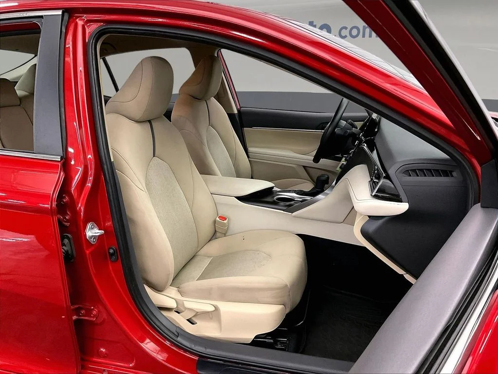 2024 Toyota Camry LE - Photo 10