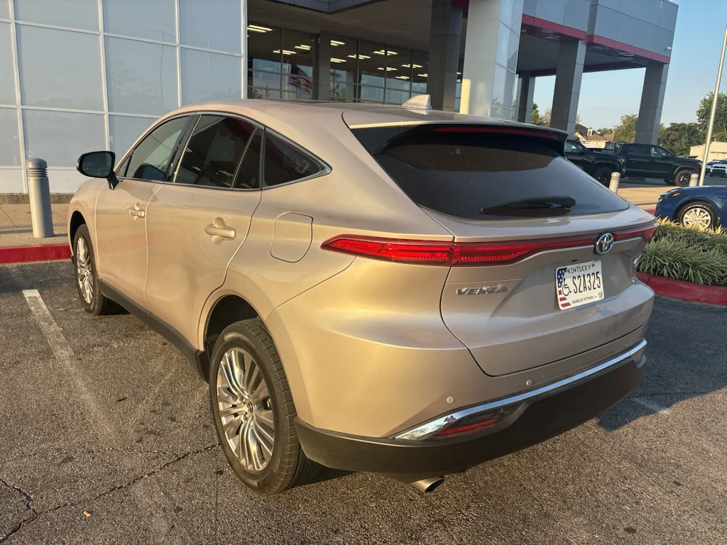 Used 2022 Titanium Glow Toyota Limited image 5