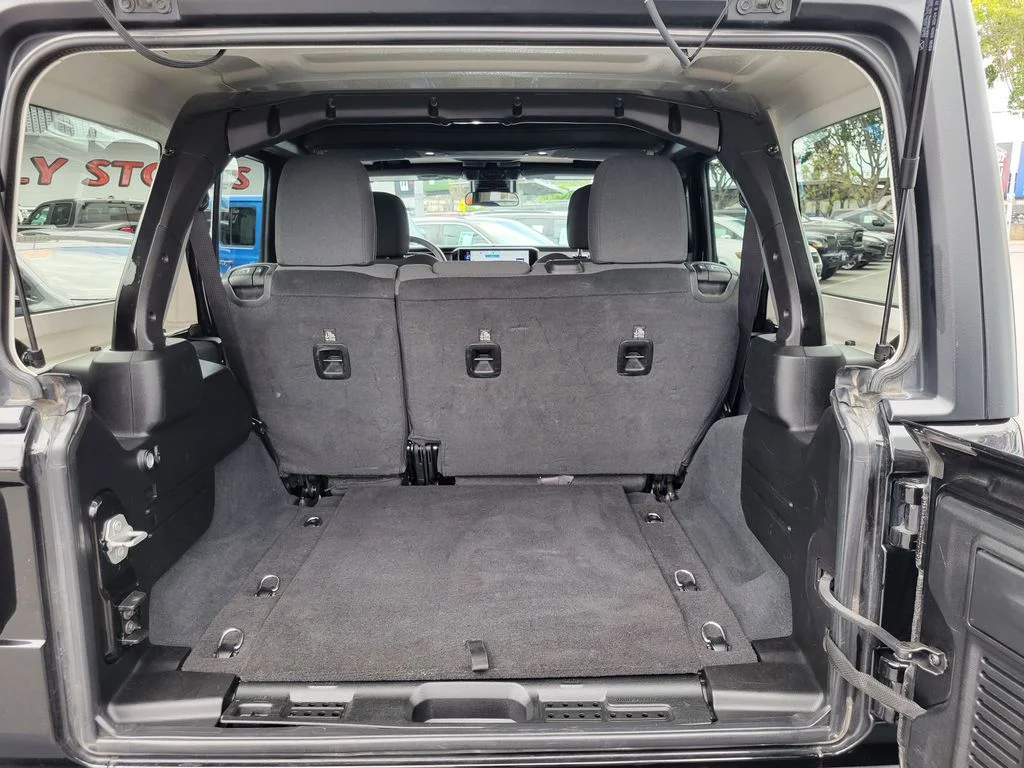 Used 2025 Black Jeep Sport S image 20