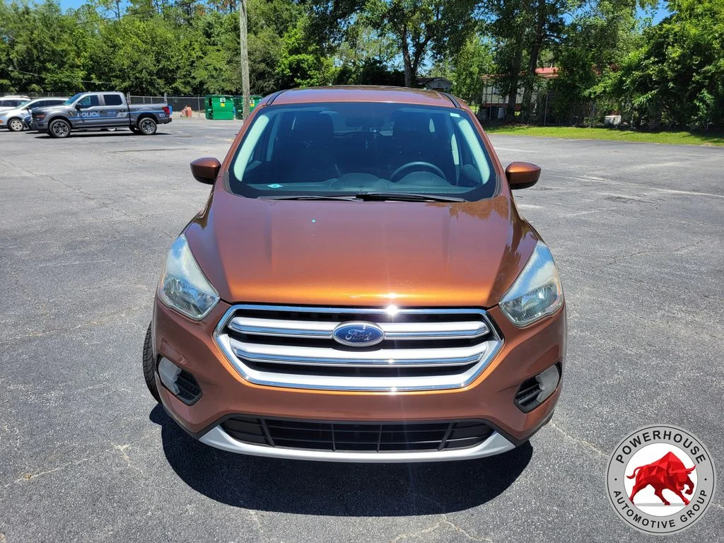 Used 2017 Red Ford SE image 10