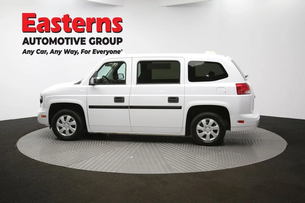 Used 2014 White VPG Taxi image 56