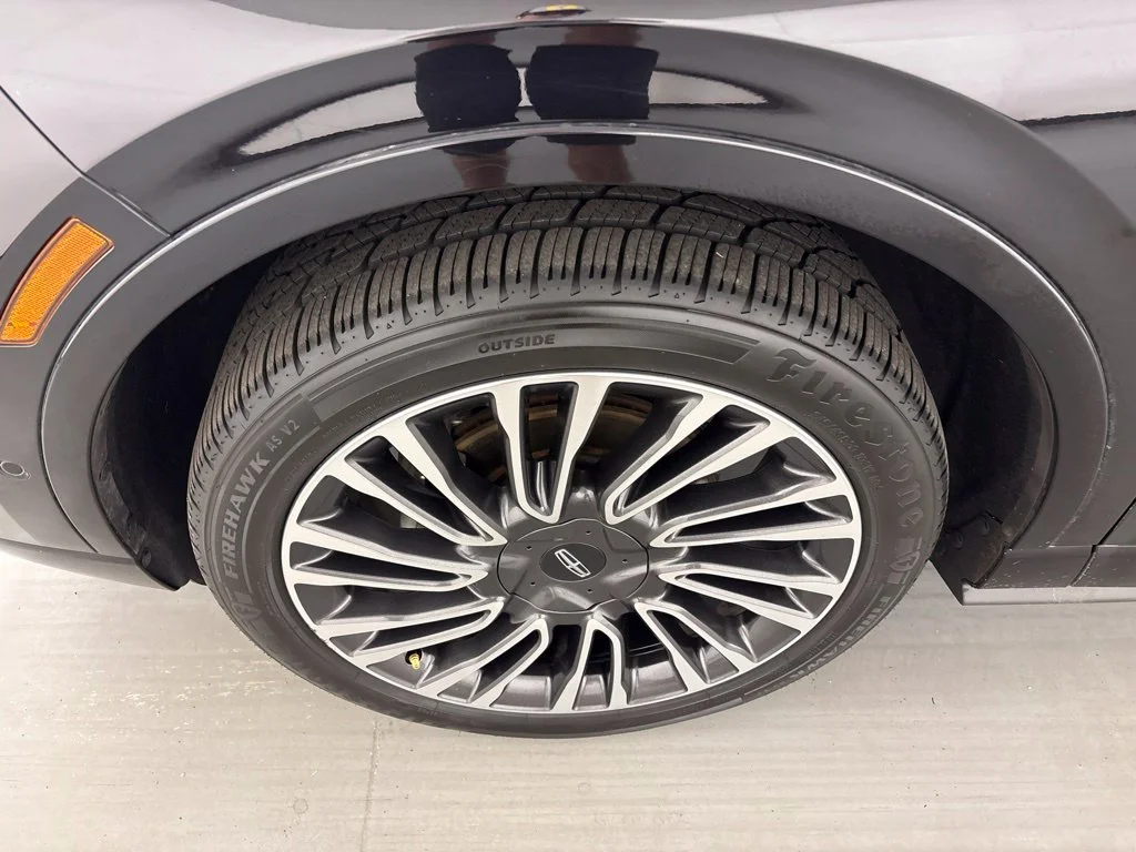 Used 2020 Black Lincoln Reserve image 11