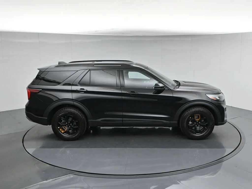 New 2026 Agate Black Metallic Ford Tremor image 40