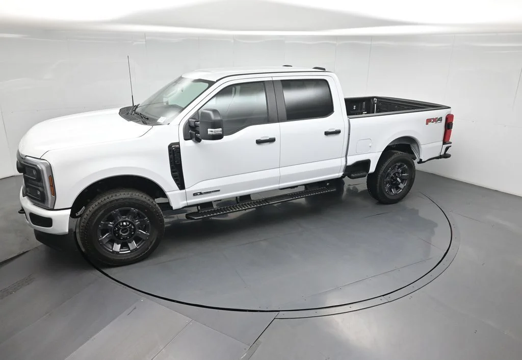 New 2026 Oxford White Ford XL image 38