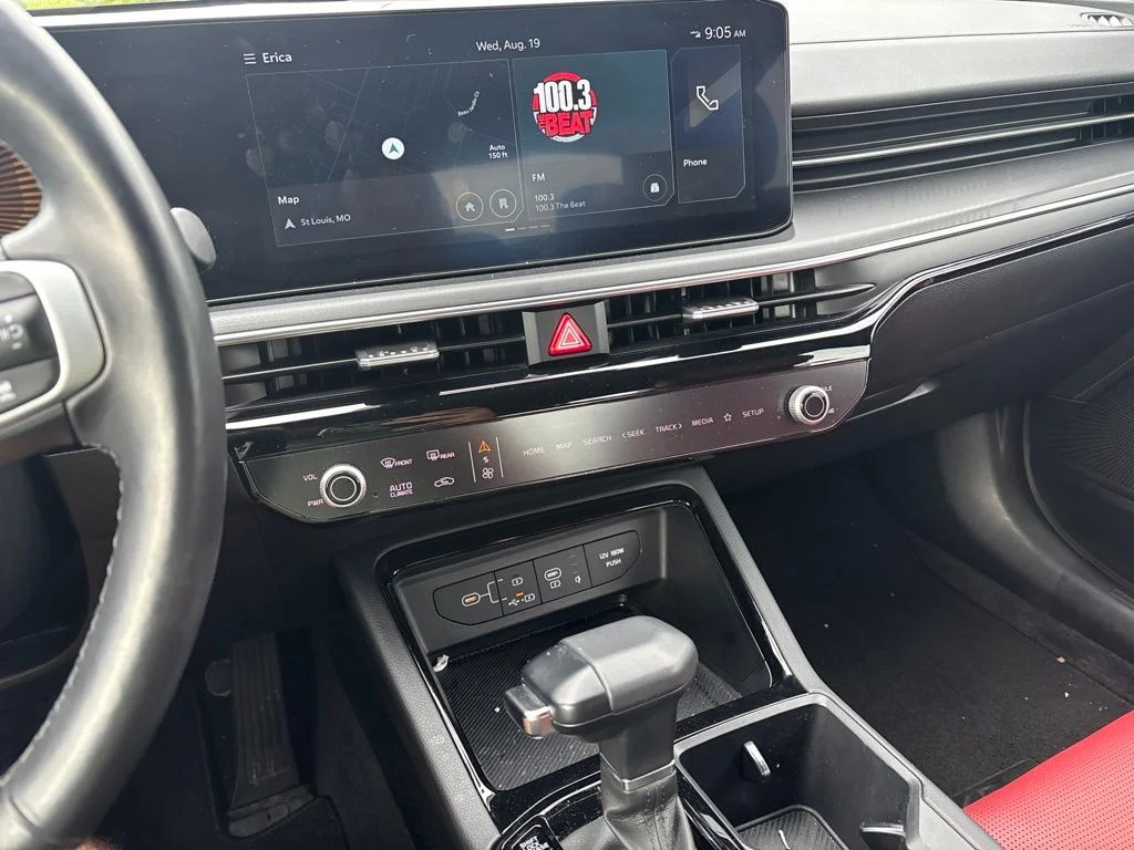 Used 2025 Wolf Gray Kia GT-Line image 9
