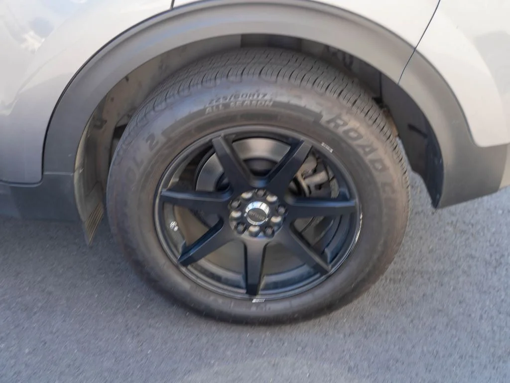 Used 2018 Silver Kia EX image 27
