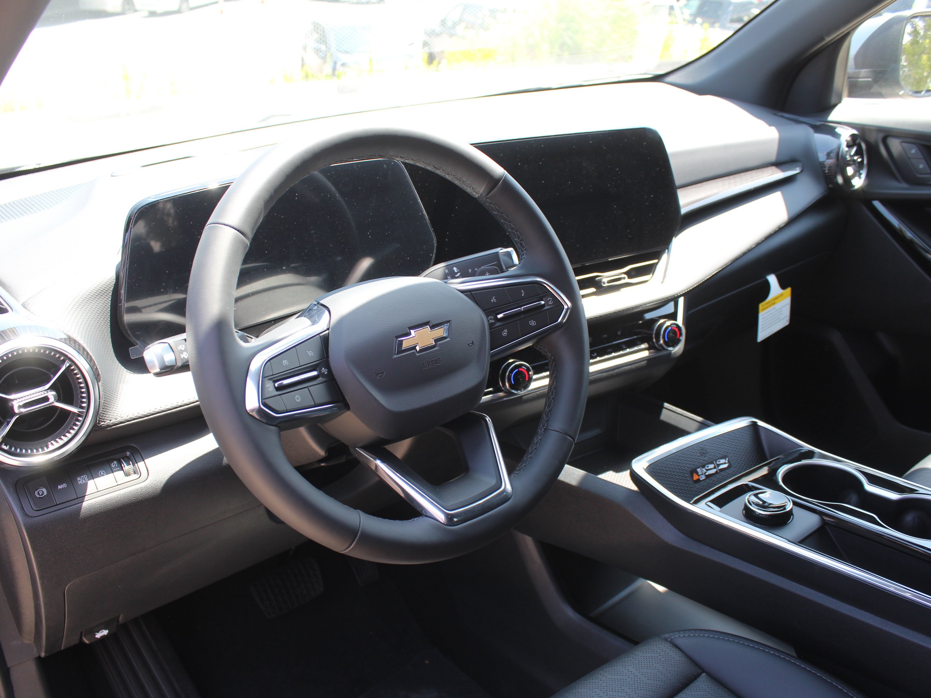 2027 Chevrolet Equinox LT - Photo 10