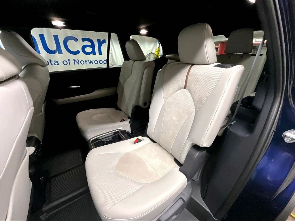Certified Used 2026  Toyota MAX Platinum image 15