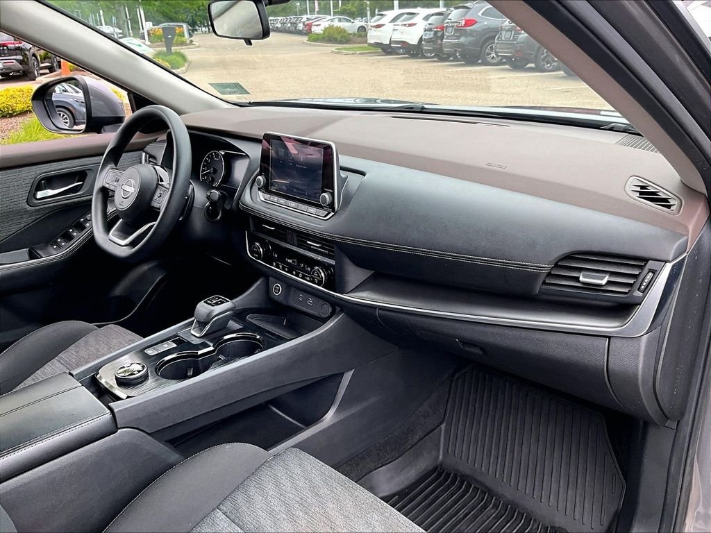Used 2023 Gray Nissan SV image 14